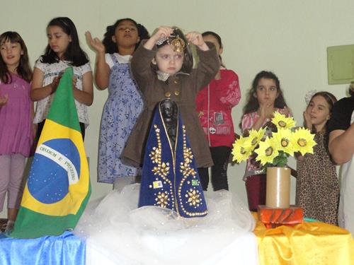 Homenagem à Nossa Senhora Aparecida e Professores