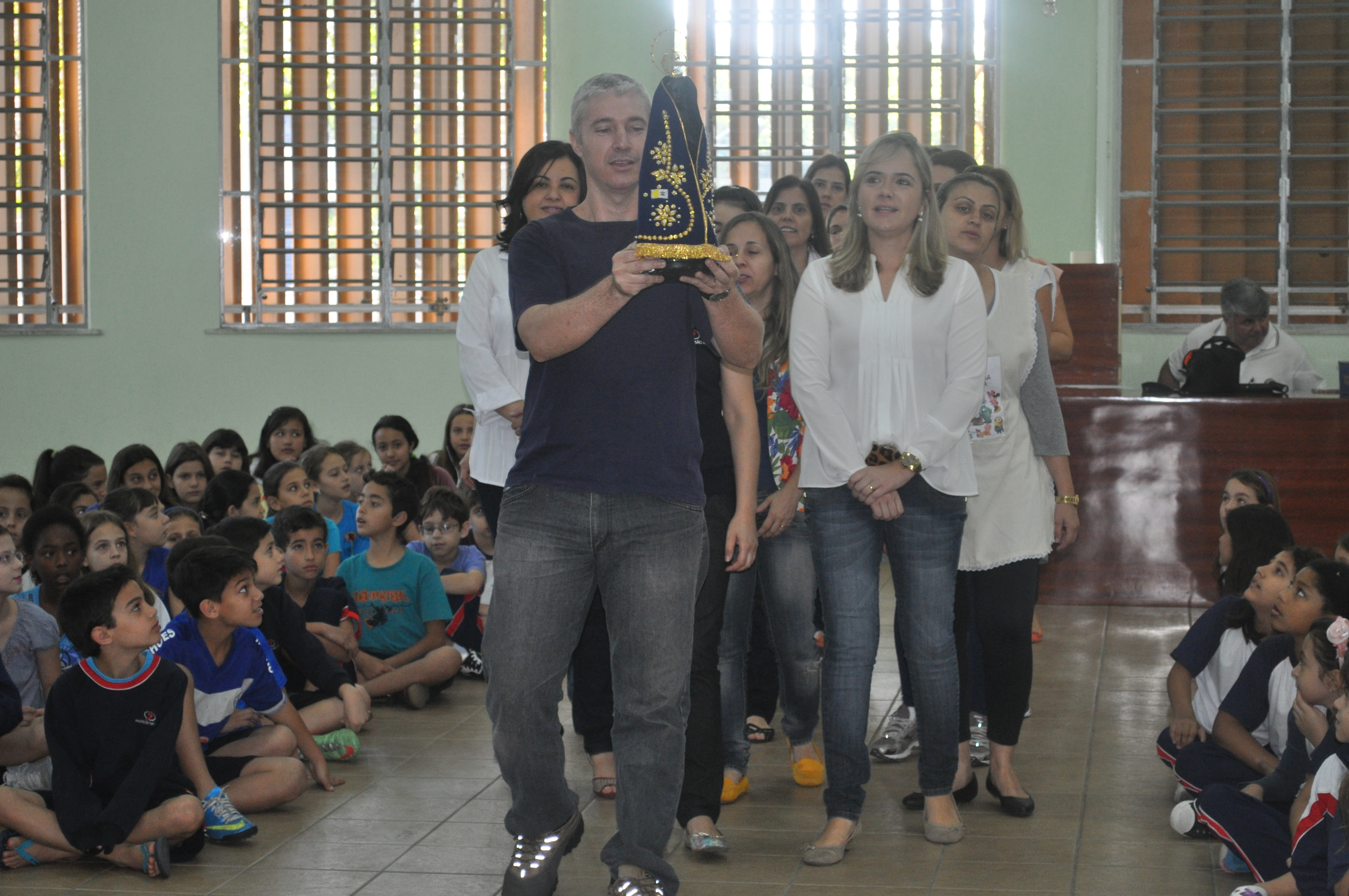 12 de Outubro - Dia de Nossa Senhora Aparecida e Dia das Crianças