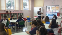 5ºs anos entrevistam a bibliotecária Paula Pais 