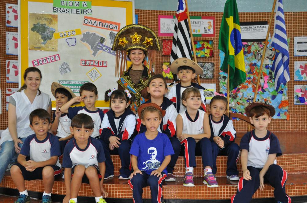 Momento Cívico - Educação Infantil