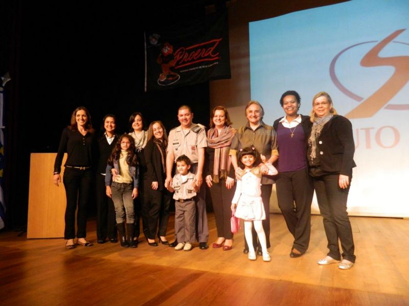 13ª TURMA DO ZEZINHO RECEBE O CERTIFICADO PROERD 